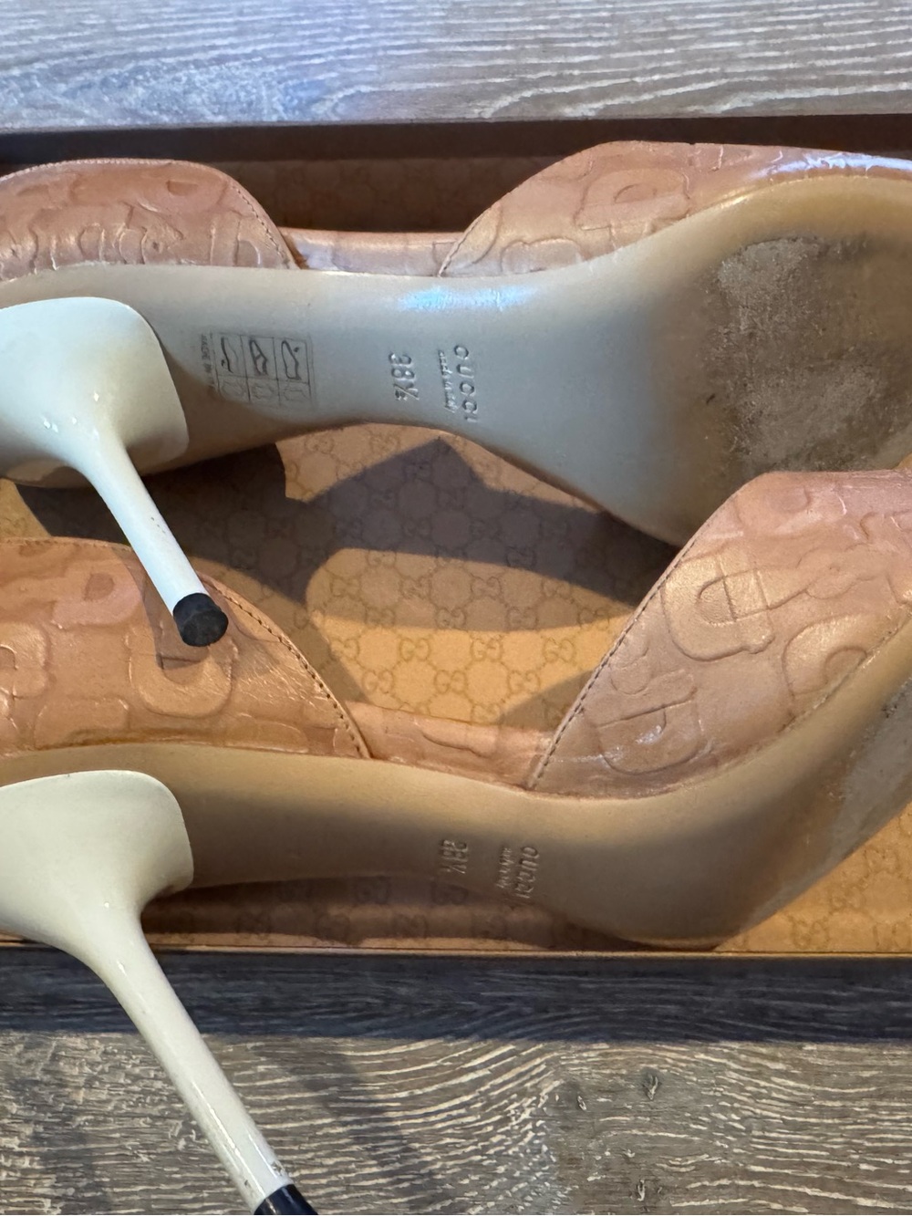 Gucci Tan D'Orsay Logo-Embossed Flats - Picture 5 of 7